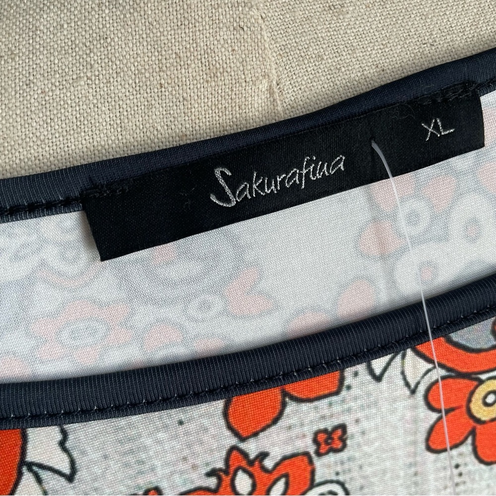 Long Sleeve, Patterned Top - Picture 4 of 6